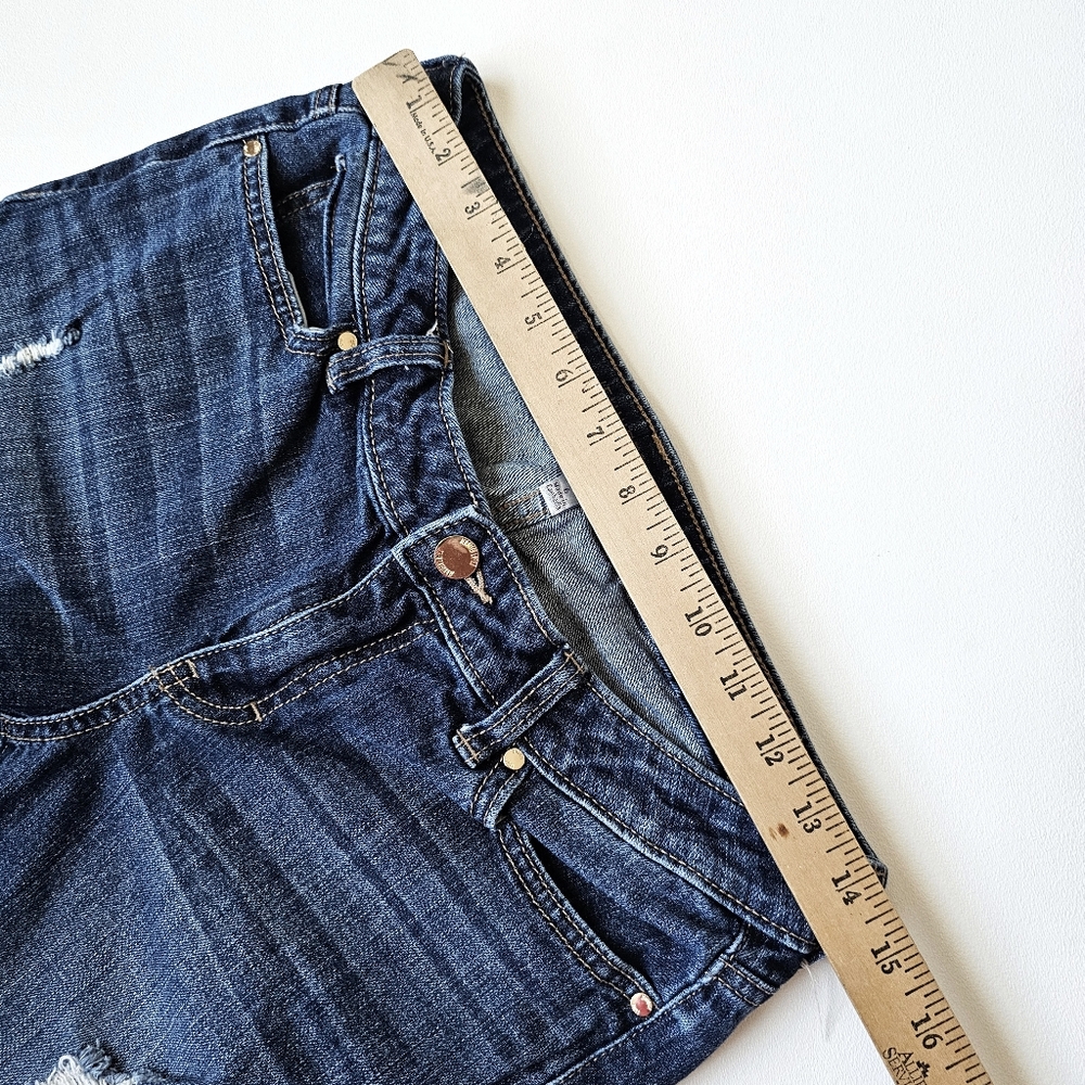 Jennifer Lopez Capri Jeans Women’s Size 6 Dark Wash Distressed Stretch Denim - Picture 12 of 13